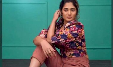 losliya hot look picture- லாச்லியாவின் போட்டோசூட்டின் போது நடந்தவை
